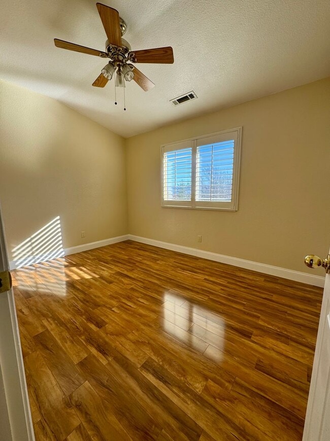 Building Photo - Inviting two-story 4BR/2.5BA home on nice lot with RV/trailer parking in Galena Terrace Estates!