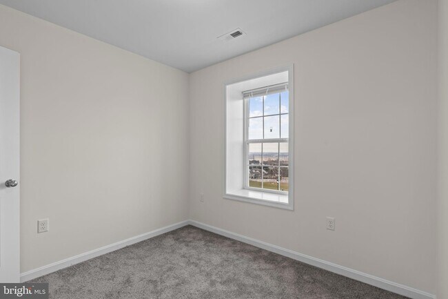 Building Photo - 27 Overshot Ln