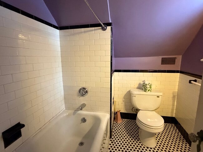 Building Photo - 31 Fells Rd