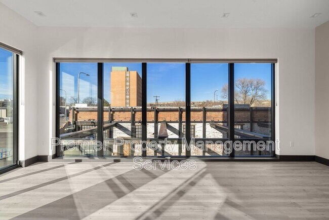 Building Photo - 2310 First Ave N