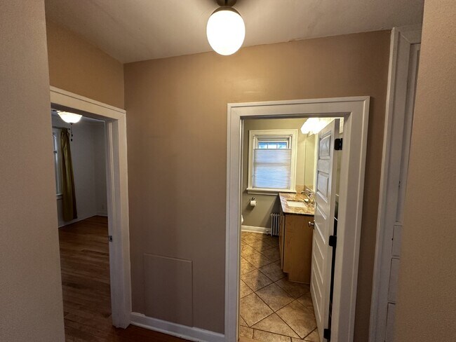 Building Photo - AVAILABLE NOW! "Charming 3-Bedroom Oasis with 2 Full Baths in the Sunset Neighborhood!"