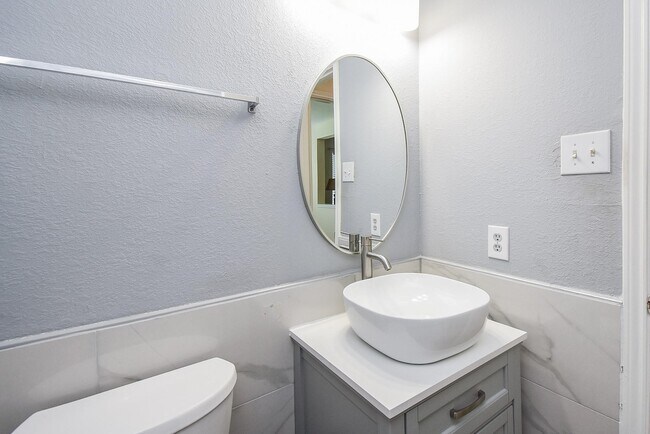 Building Photo - 9506 Tree Sparrow Ln