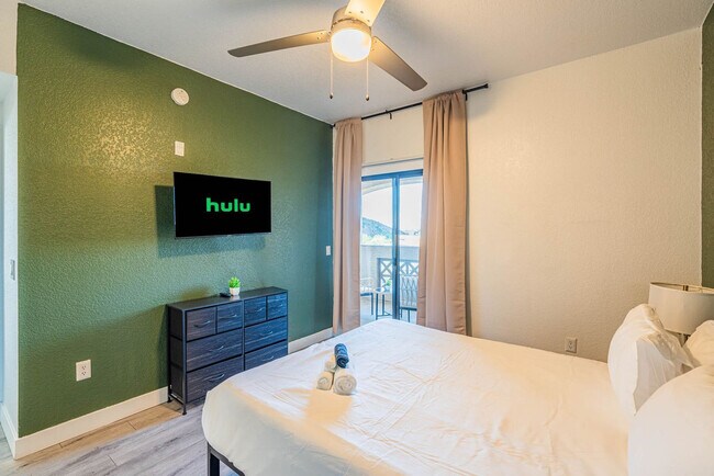 Building Photo - 2150 S 55th St