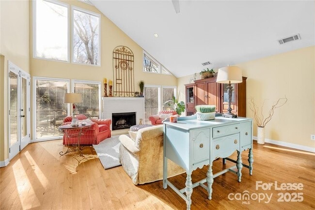 Primary Photo - 2900 Hanson Dr