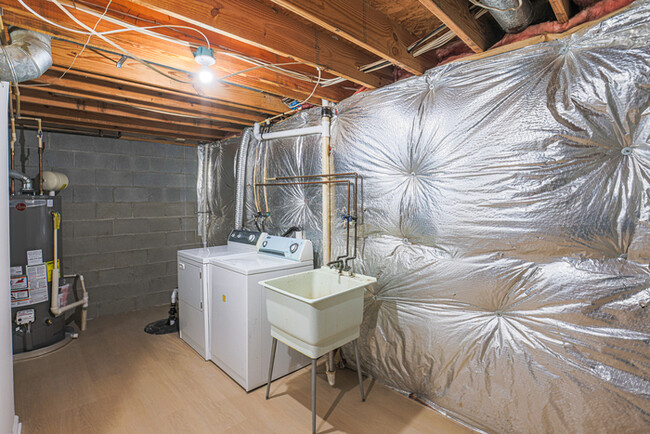 Building Photo - Beautiful 3 Bedroom Home with 2.5 Bathrooms