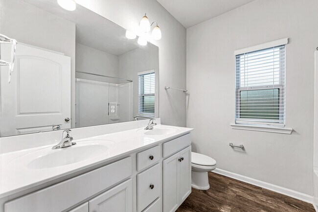 Building Photo - 303 Ivyleaf Dr