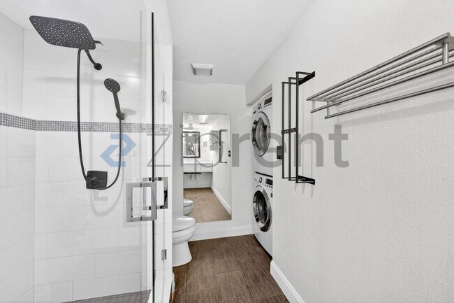 Building Photo - 4040 Avondale Ave