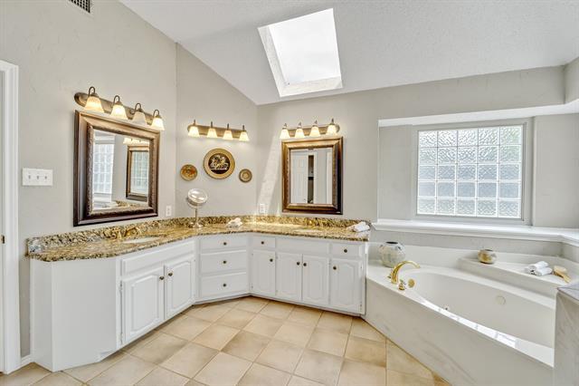 Building Photo - 5403 Linden Ct