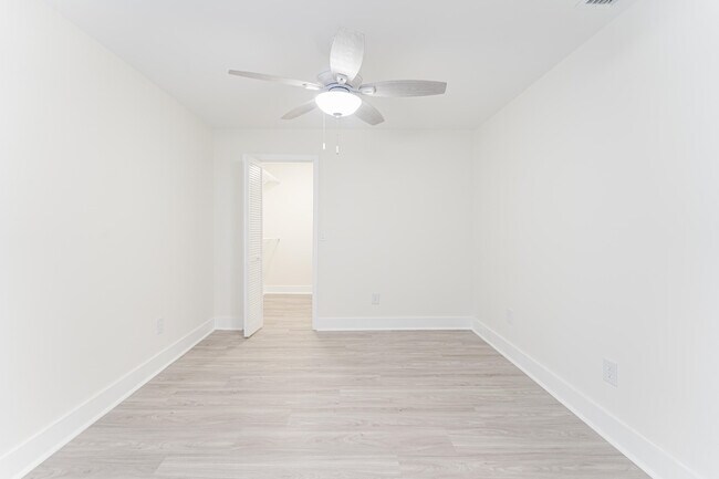 Building Photo - 3048 NW 27th Terrace