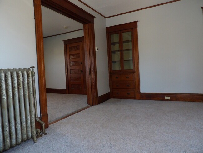 Building Photo - 172 Woodland St