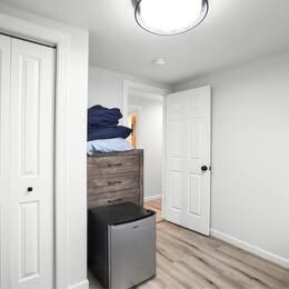 Building Photo - 5201 Banks Pl NE