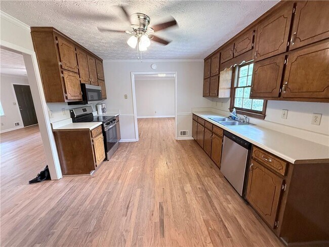 Building Photo - 40 Salem Ridge