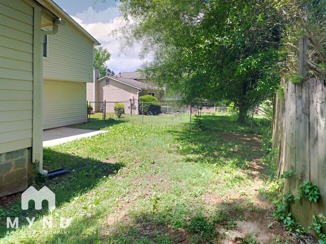 Building Photo - 2310 Ramblewood Cir