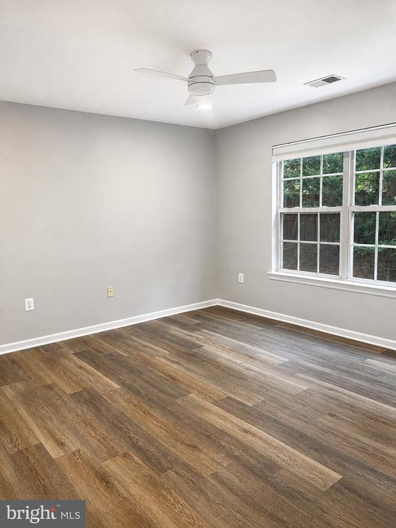 Building Photo - 635 Constellation Square SE