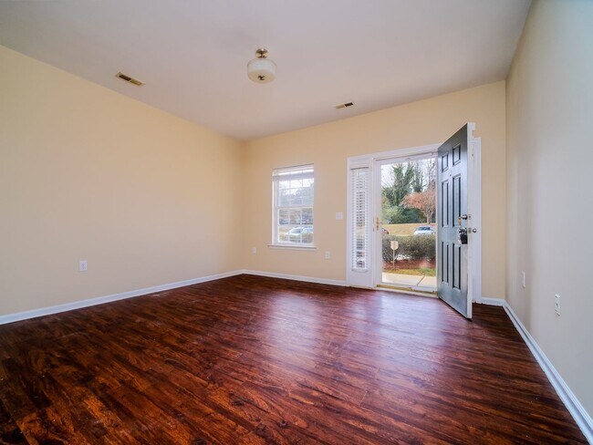 Building Photo - 7020 Somerset Springs