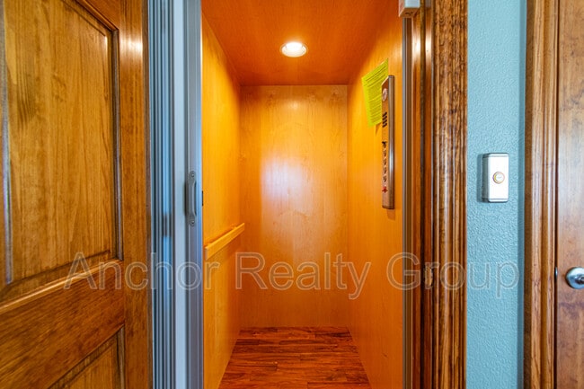 Building Photo - 217 16th St