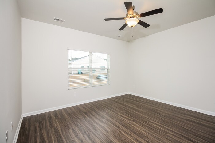 Building Photo - 184 Dorian Lp