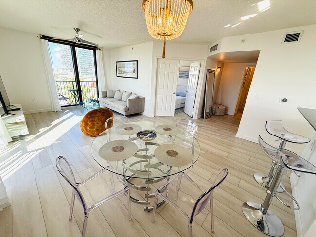 Building Photo - 651 Okeechobee Blvd