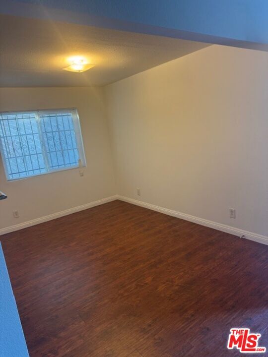 Building Photo - 1136 W 109th Pl