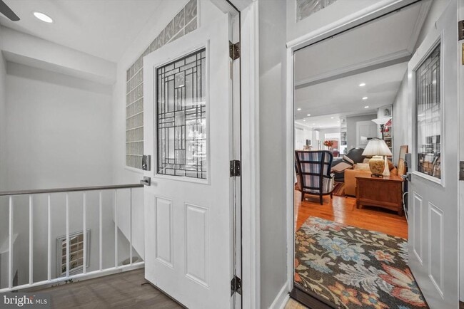 Primary Photo - 211 F St NE