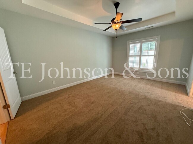 Building Photo - Beautifully Appointed Home in Clemmons