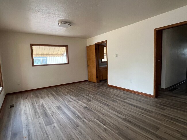 Building Photo - Rent Special: 1/2 Off First Full Months Rent