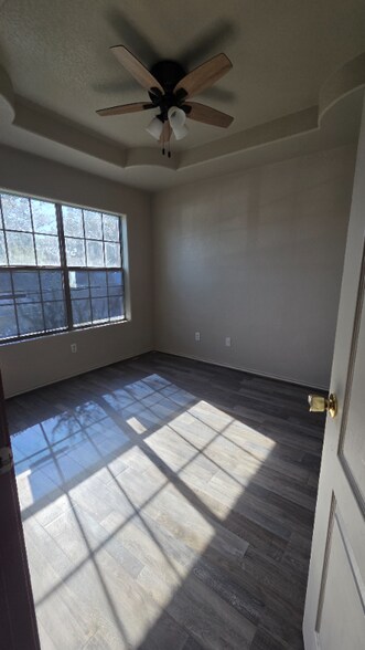 Building Photo - 2938 Santa Sofia St