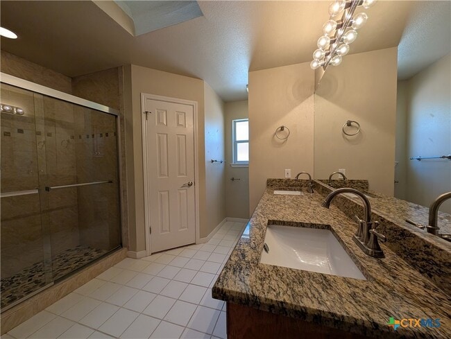 Building Photo - 1662 Lantana Cir