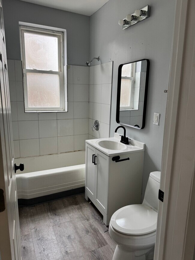 Building Photo - 11915 S Lowe Ave