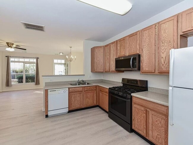 Building Photo - Charming 3BR Townhome in Raleigh