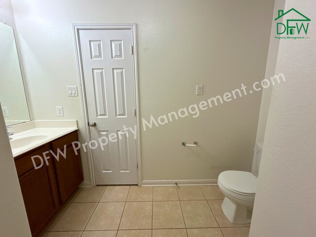 Building Photo - 10009 Iron Ridge Dr