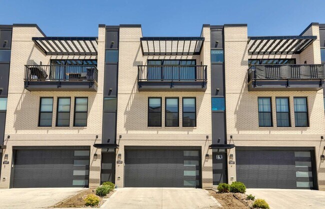 Building Photo - 1389 Keosauqua Way