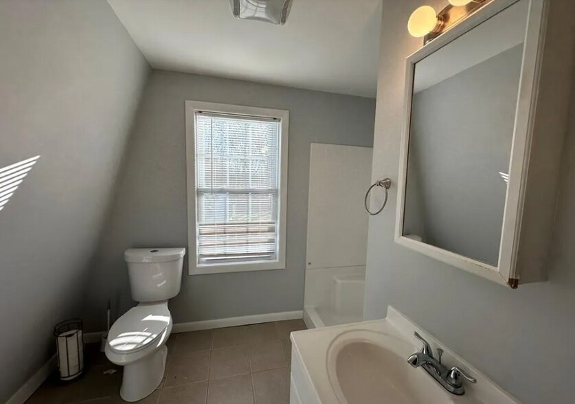 Building Photo - 1528 Portland-Cobalt Rd