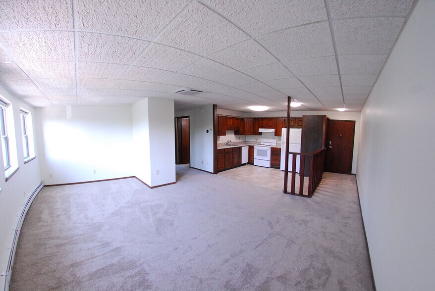 Building Photo - Lincoln Apartments LLC