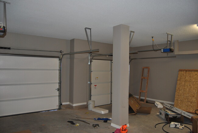 Building Photo - 14508 Ciambriello Ave