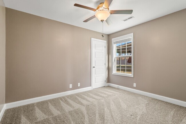 Building Photo - 513 Burgess CT