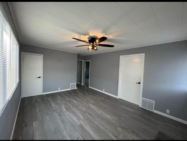 Building Photo - 3835 S 17th St