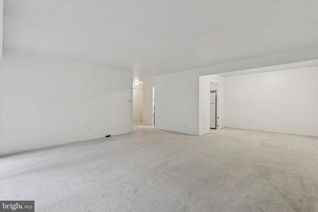 Building Photo - 118 Drummers Ln