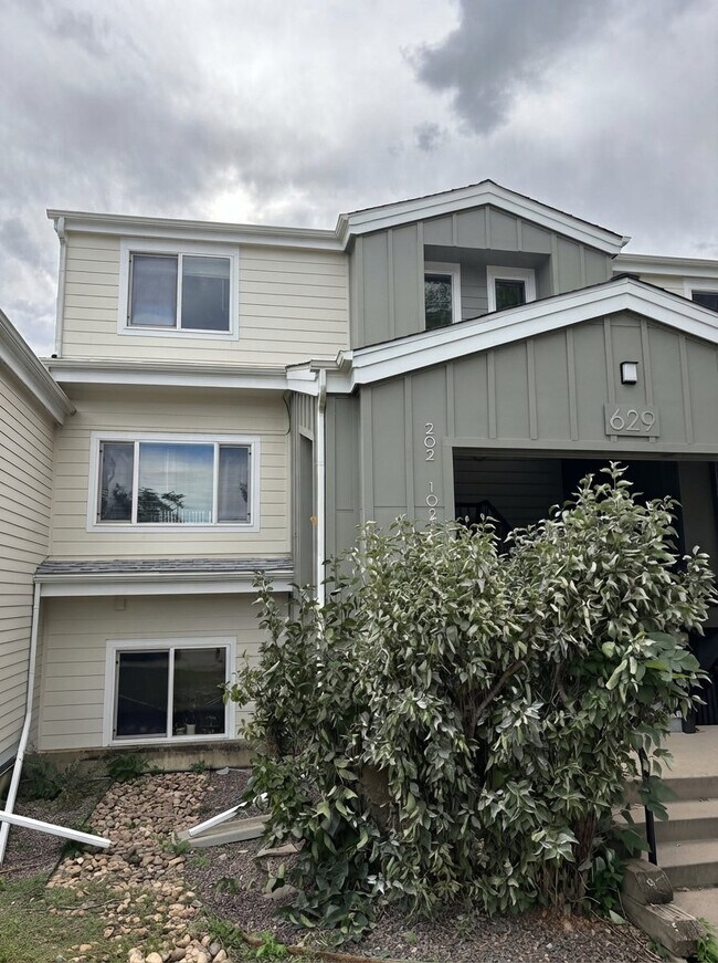 Building Photo - 629 Walden Cir