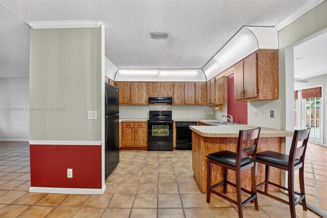 Building Photo - 6858 S Congress Ave