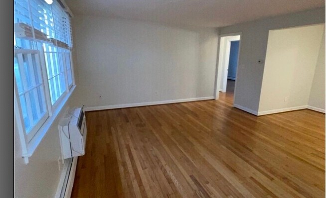 Building Photo - 81 Charter Oak St