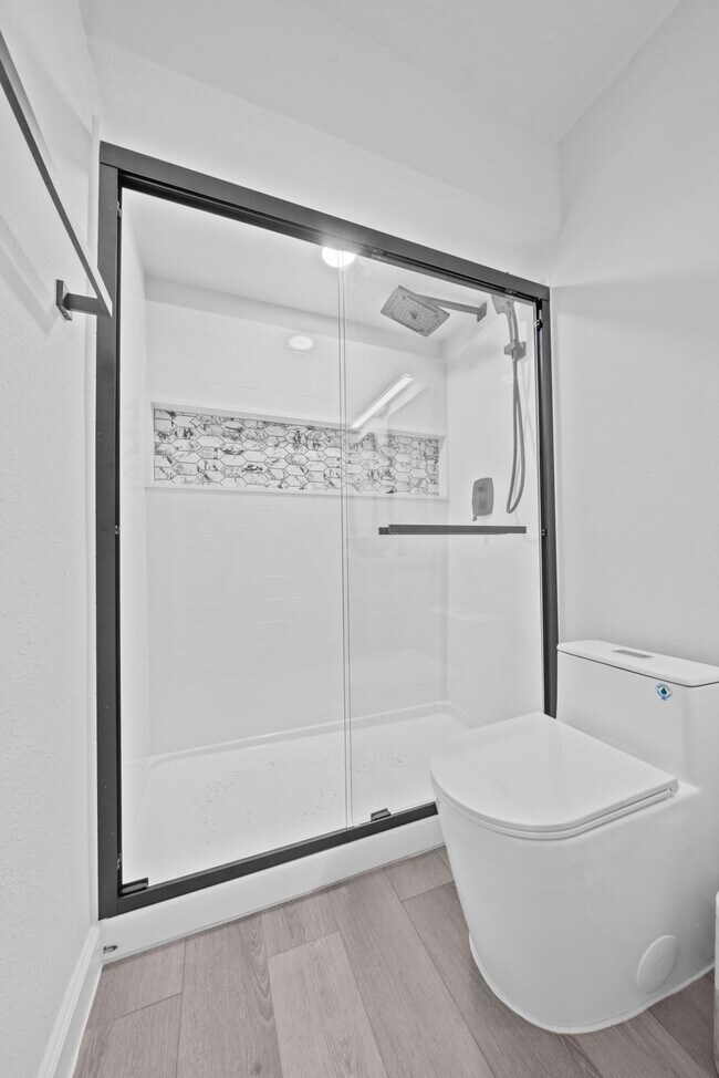 Building Photo - 14333 Memorial Dr