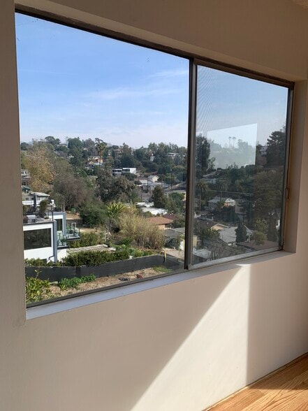 Building Photo - 2006 N Alvarado St