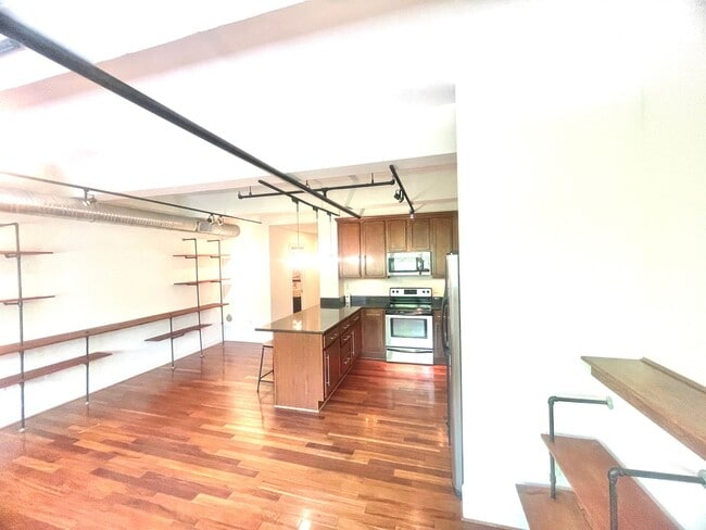 Building Photo - Stunning Downtown Apartment with Parking Garage Access Deducted from monthly Rent!