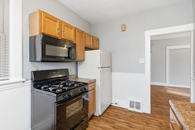 Building Photo - Kam316