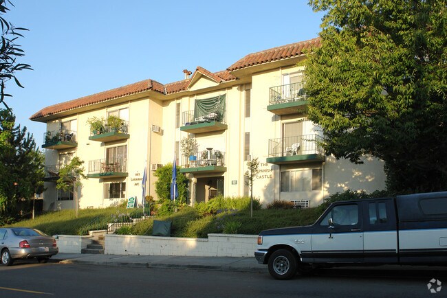 Building Photo - Spanish Castle Apartments