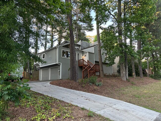 Primary Photo - 1733 Christie Dr