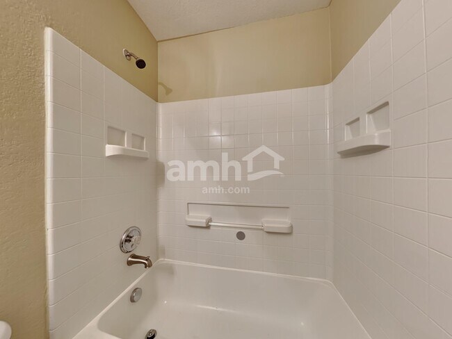 Building Photo - 3525 Beatriz Dr