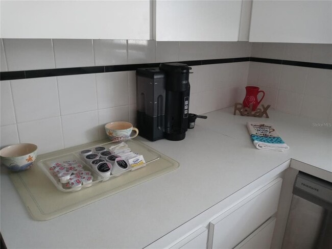 Building Photo - 821 Helena Dr