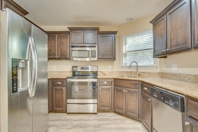 Building Photo - Modern 4BR/3BA Home Near NAS Pensacola – $500 Off Deposit for Qualified Active Duty Military – Pr...